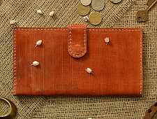 Itsy-bitsy! ❖ Kutchi Leather Purse { 3 }